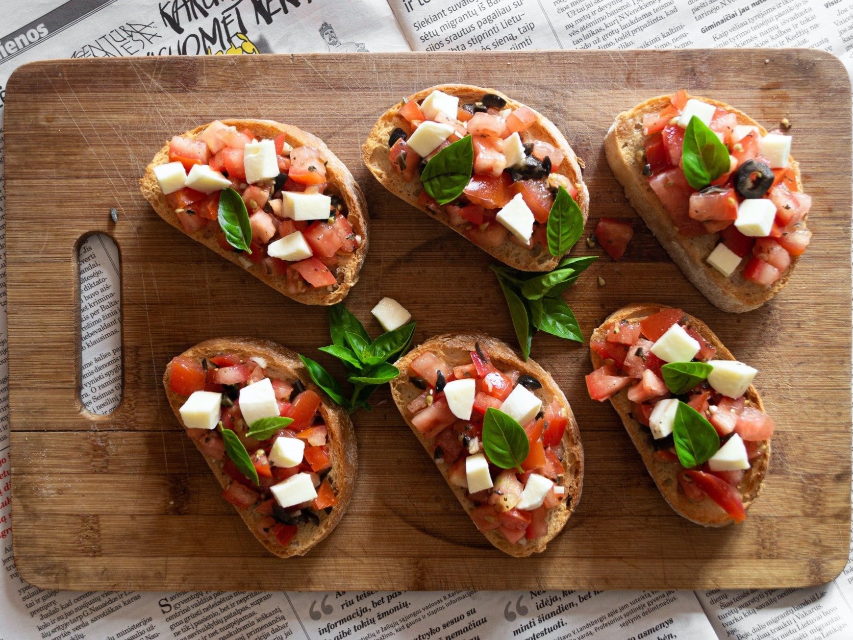Bruscheta De Tomate E Manjericao Bruschetta De Tomate E Manjericão
