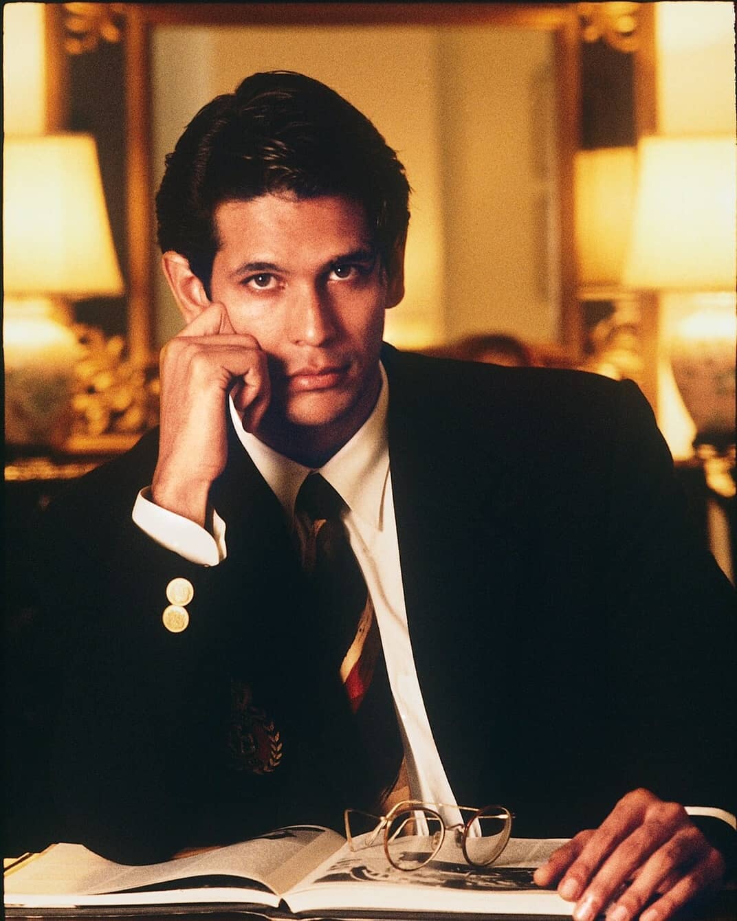 #ThrowbackThursday_1990_when_I_used_to_shave,_wear_suits_and_shoes_age_24-mevoovbdgj.jpg