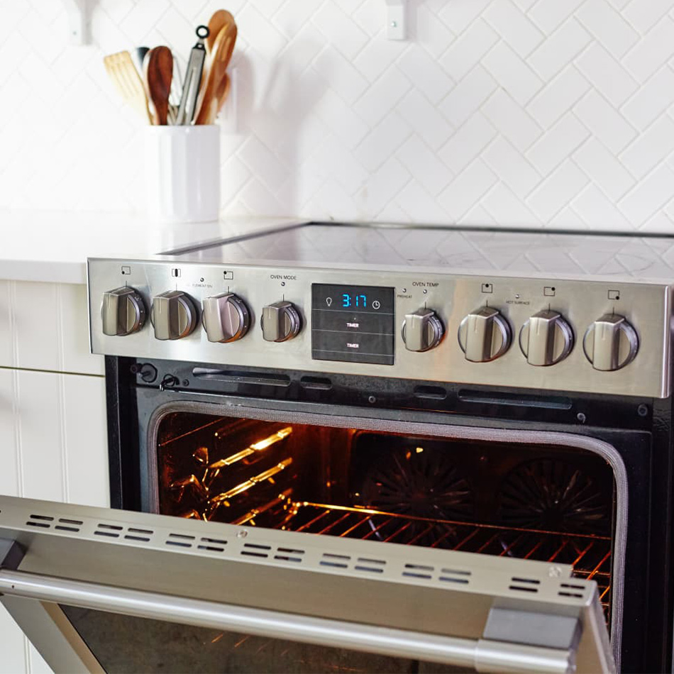 How To Clean an Oven with Baking Soda and Vinegar