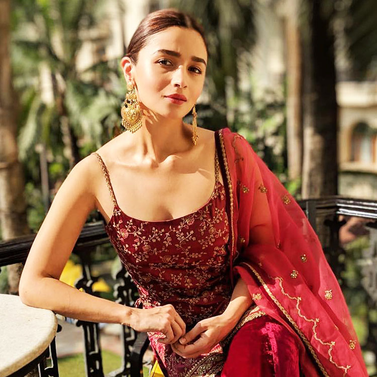 alia bhatt sharara